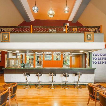 Novotel Solo Екстериор снимка