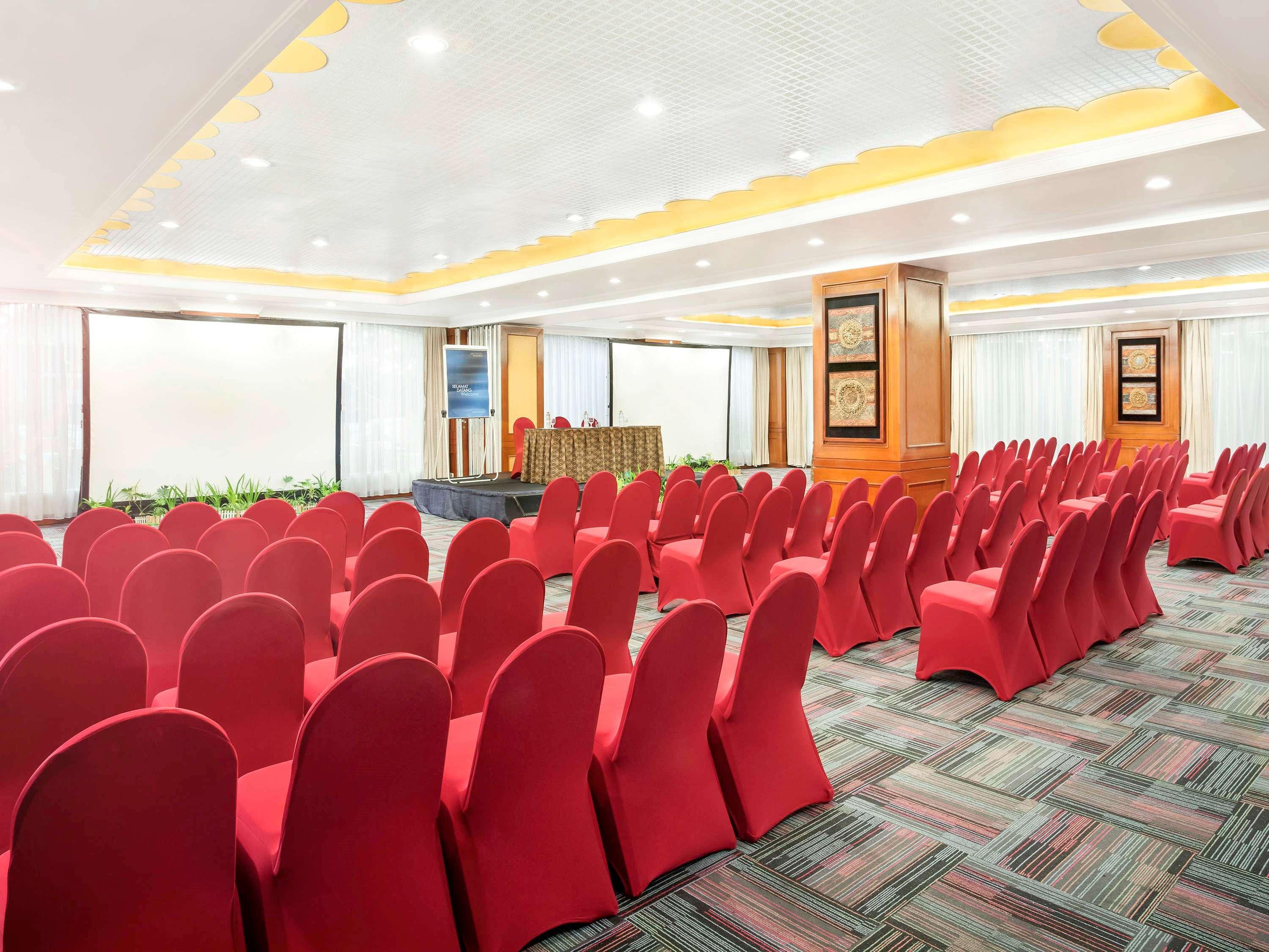 Novotel Solo Екстериор снимка