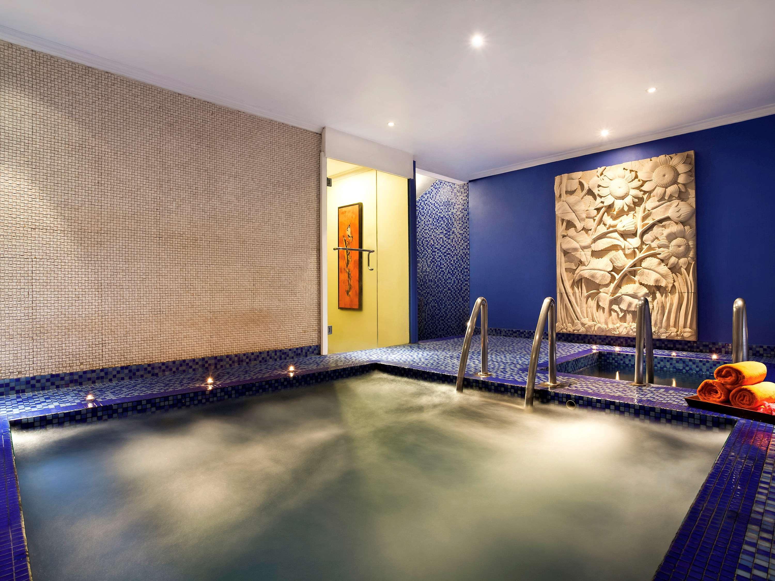Novotel Solo Екстериор снимка
