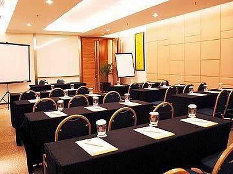 Novotel Solo Екстериор снимка