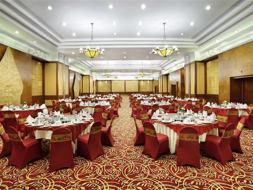 Novotel Solo Екстериор снимка