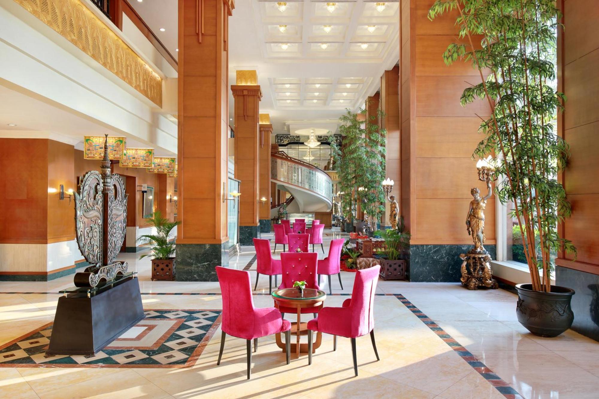 Novotel Solo Екстериор снимка