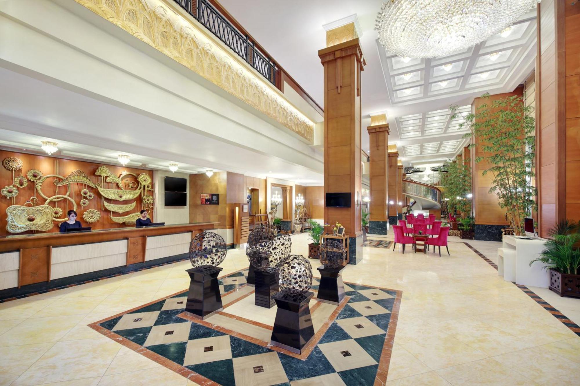 Novotel Solo Екстериор снимка