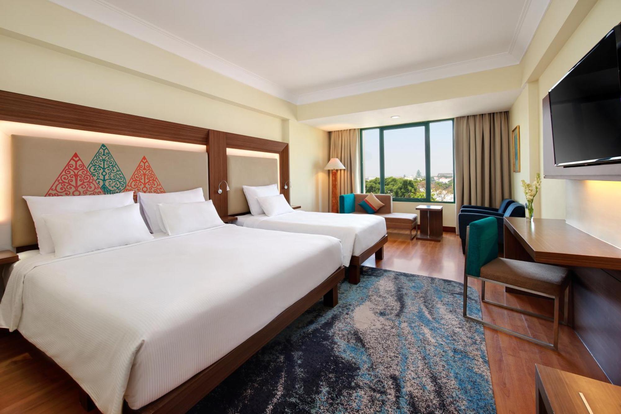Novotel Solo Екстериор снимка
