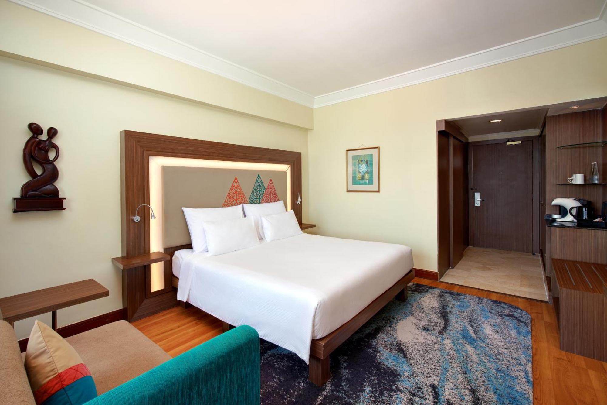Novotel Solo Екстериор снимка