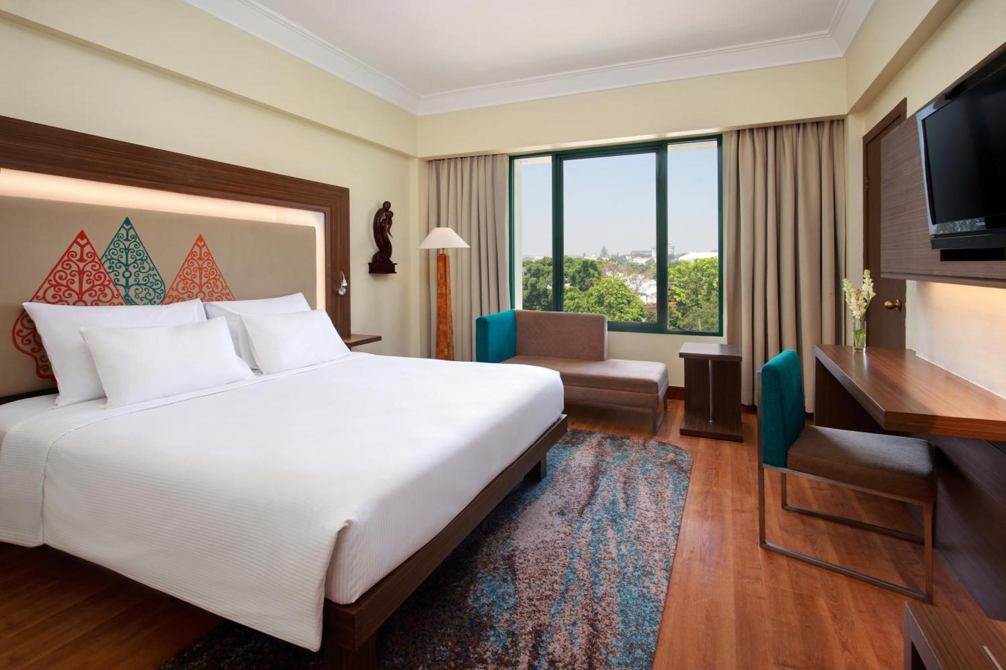 Novotel Solo Екстериор снимка