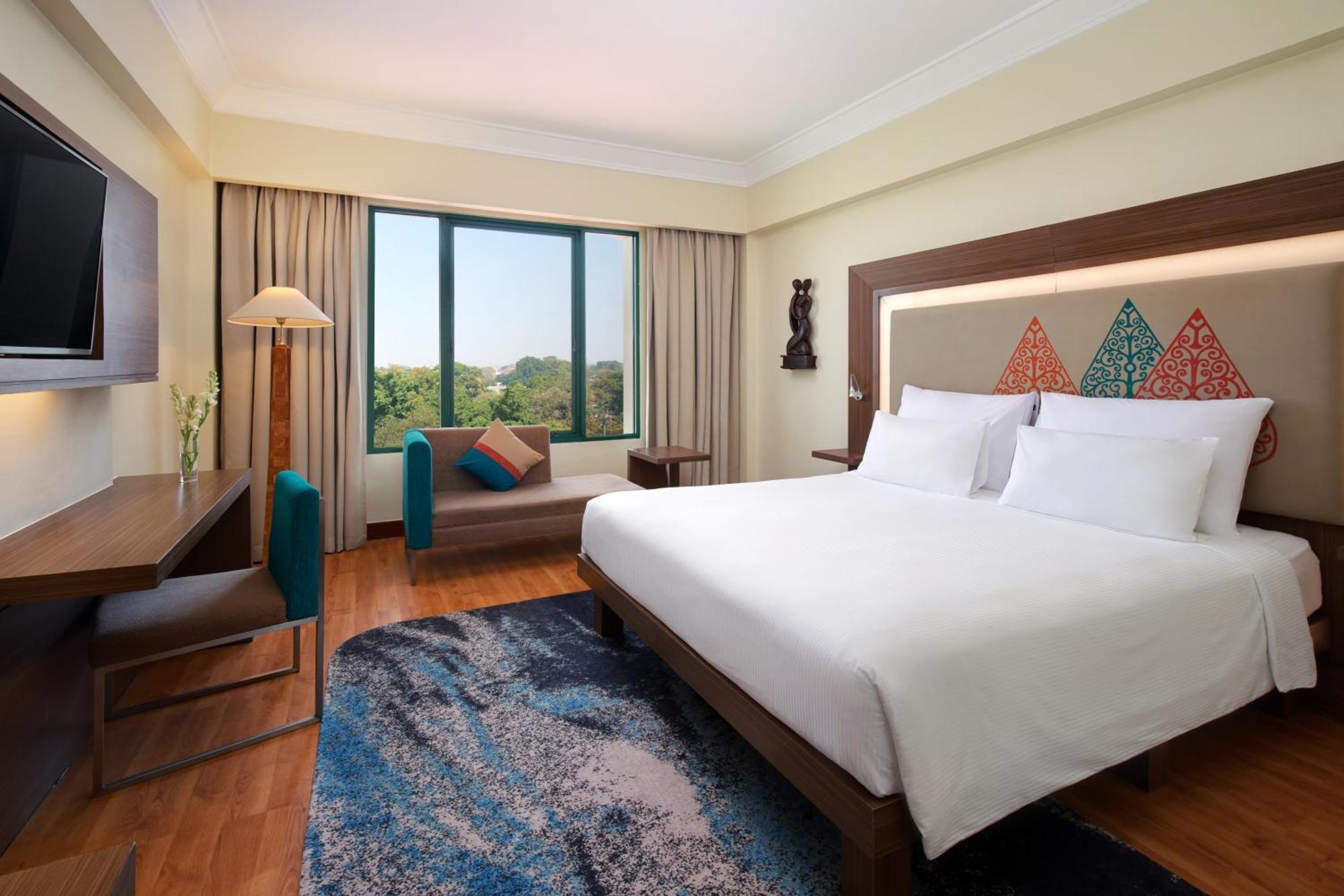 Novotel Solo Екстериор снимка