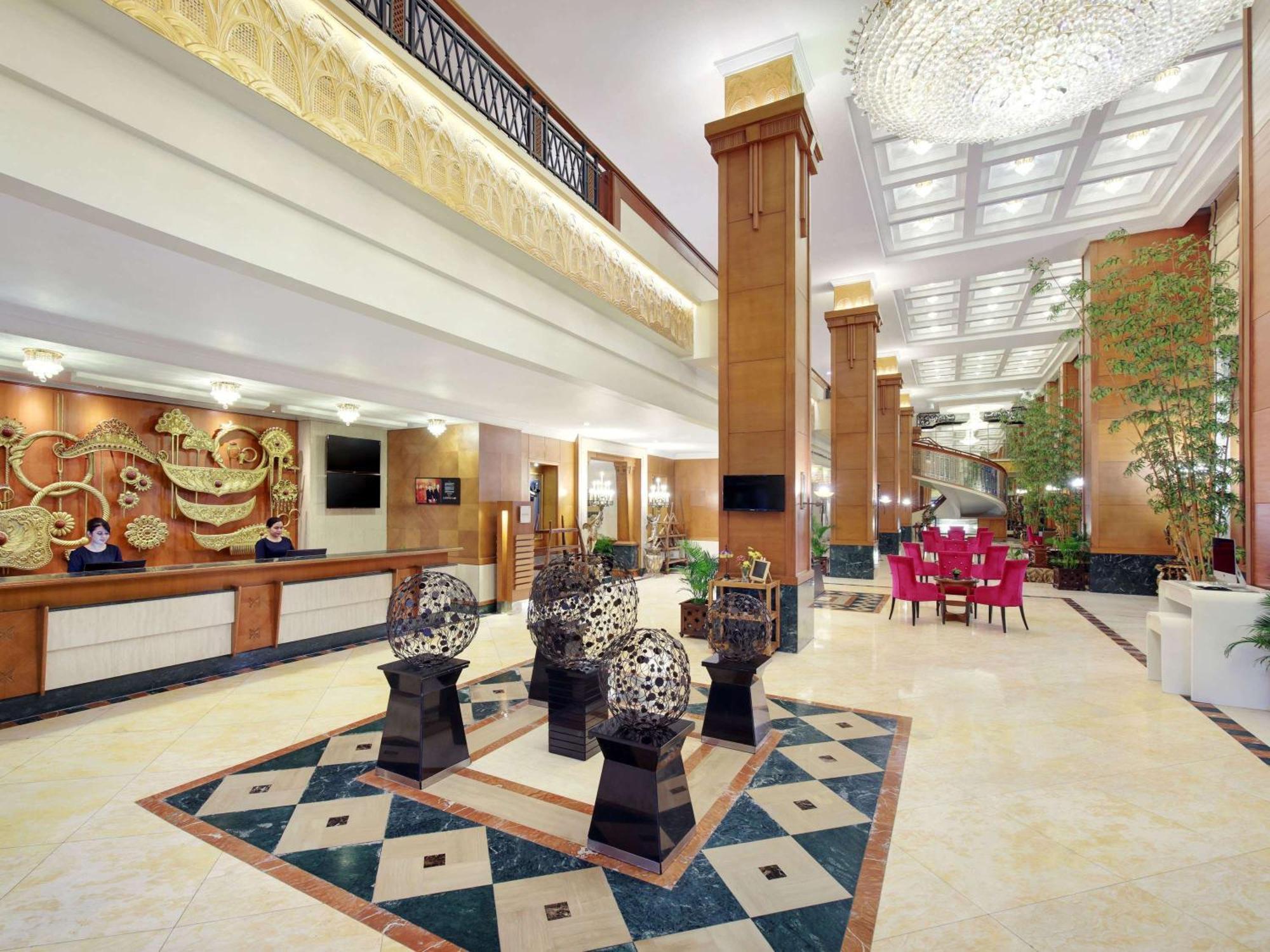 Novotel Solo Екстериор снимка