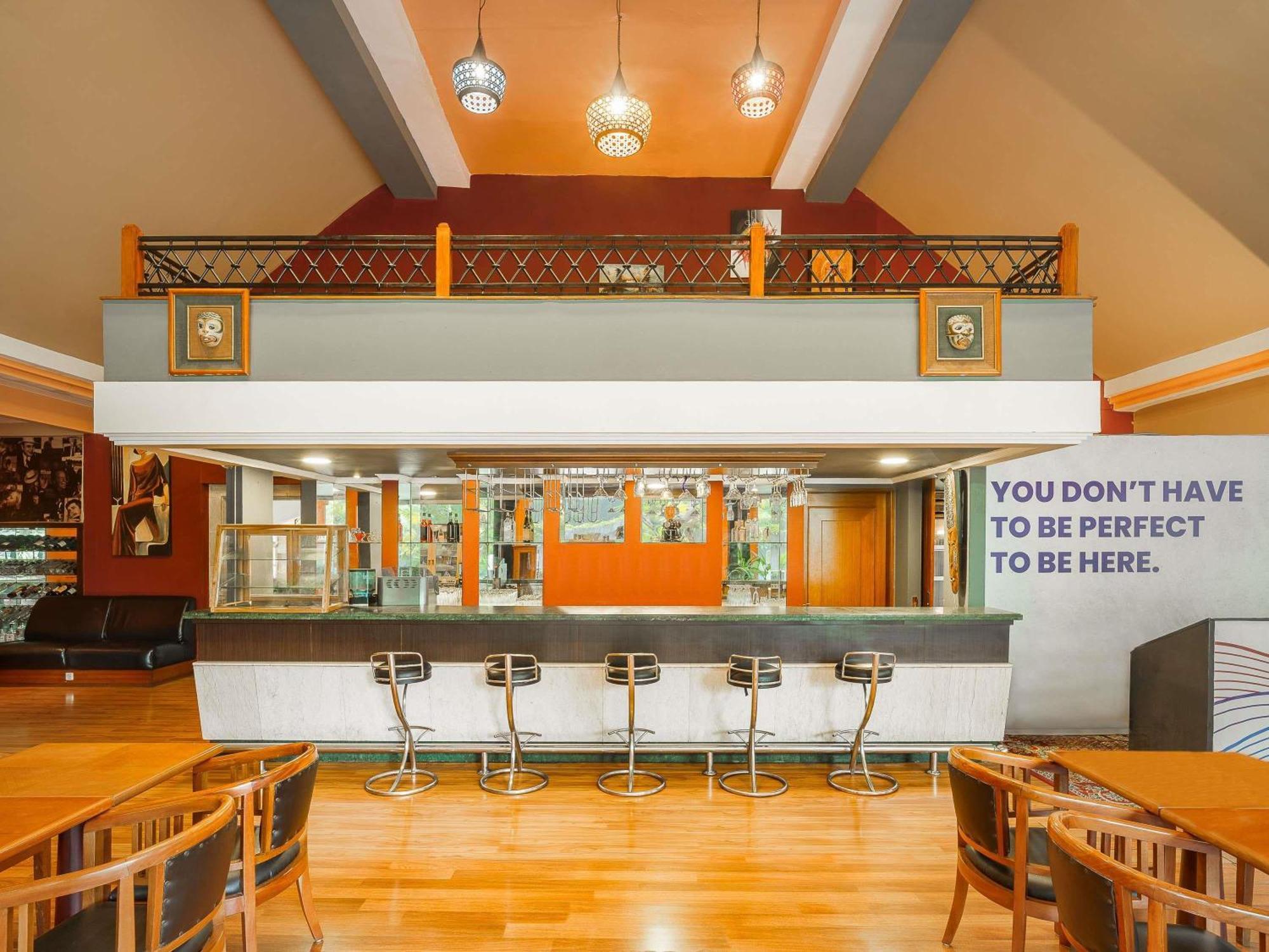 Novotel Solo Екстериор снимка