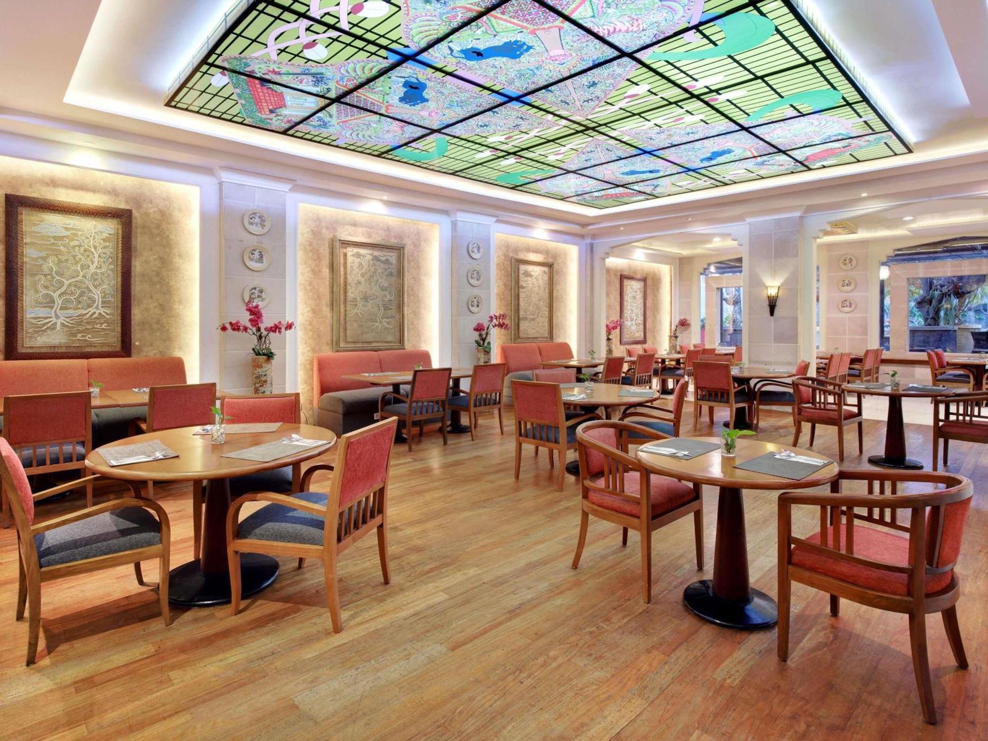 Novotel Solo Екстериор снимка