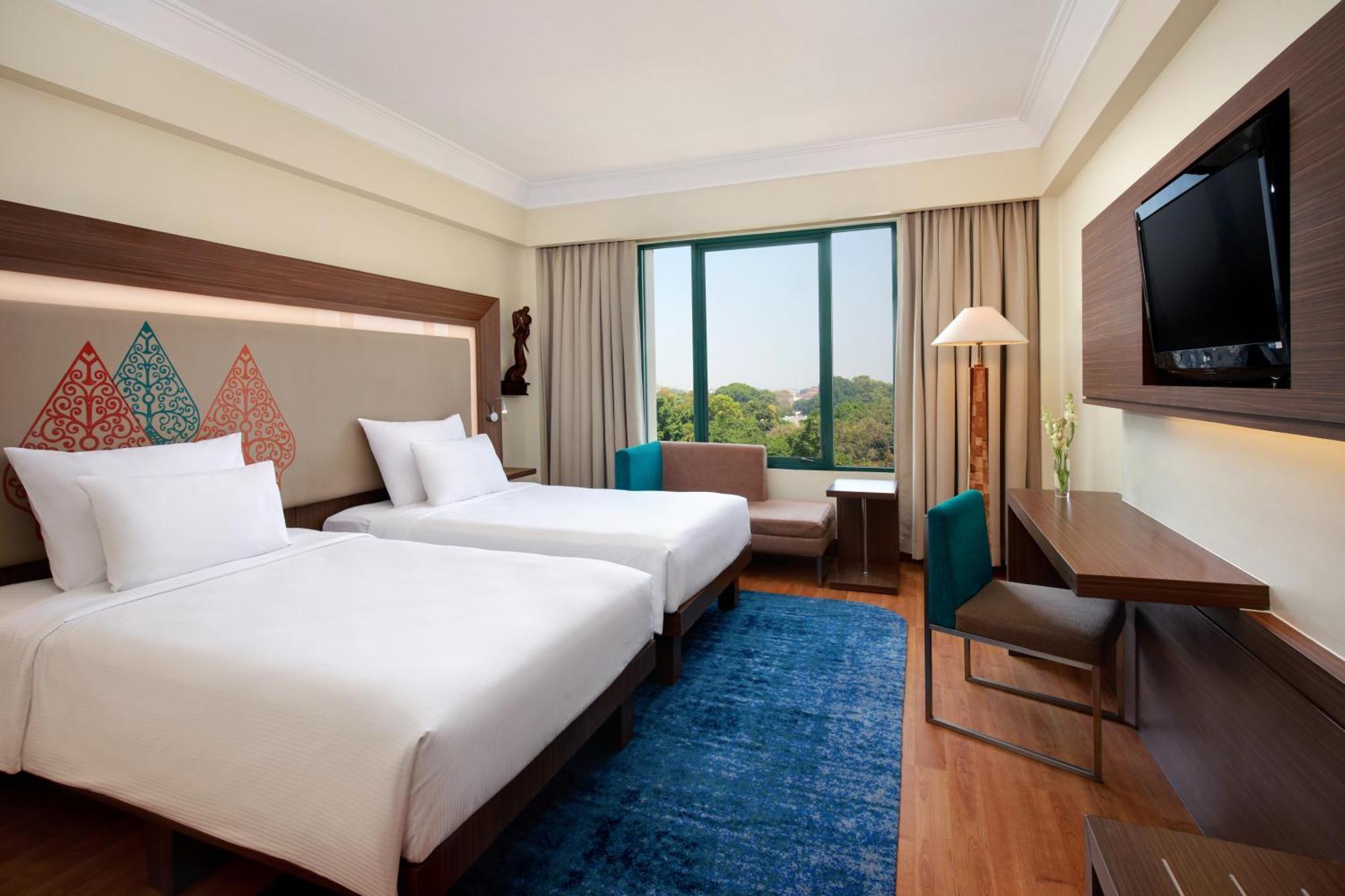 Novotel Solo Екстериор снимка