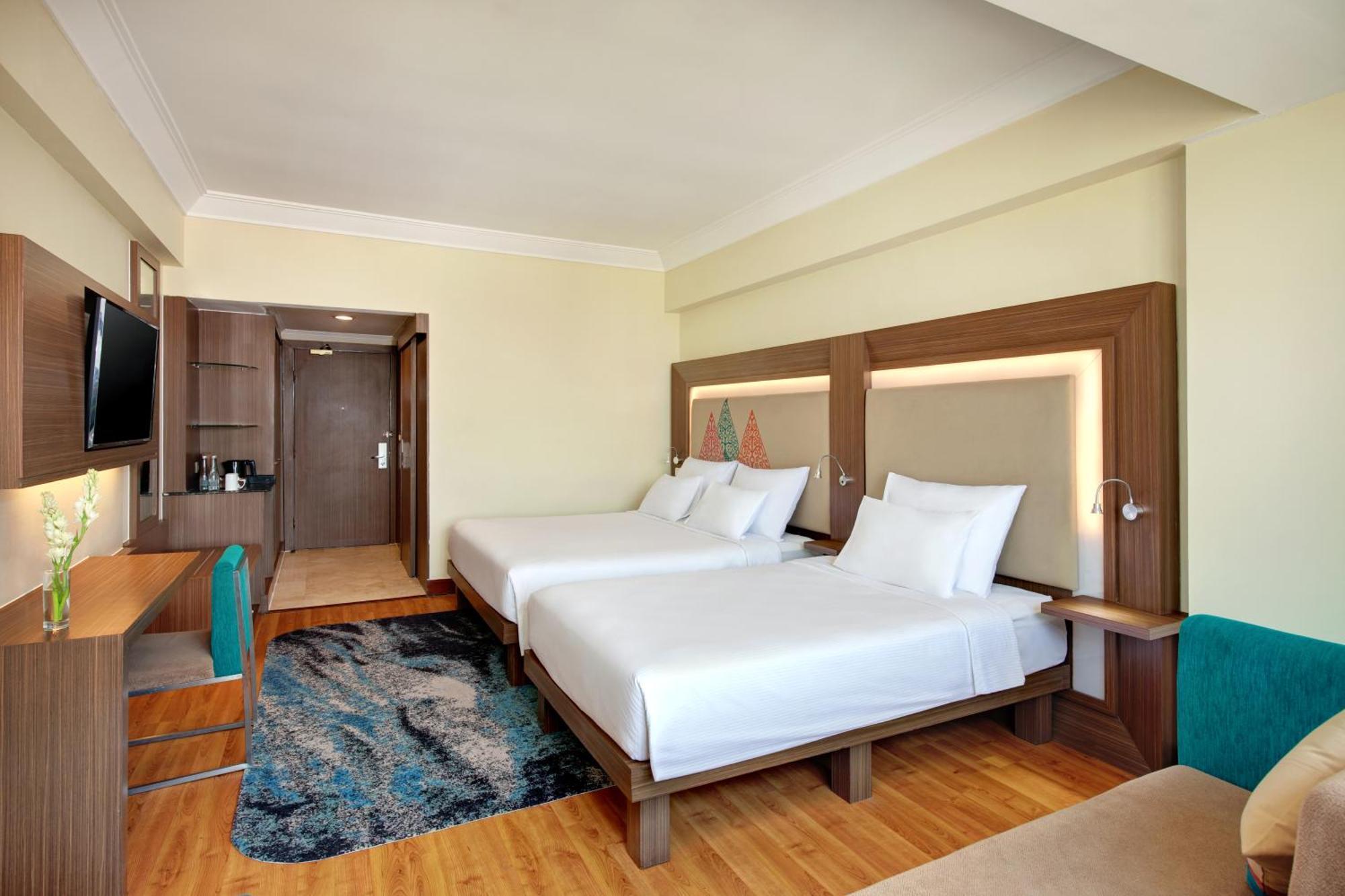 Novotel Solo Екстериор снимка