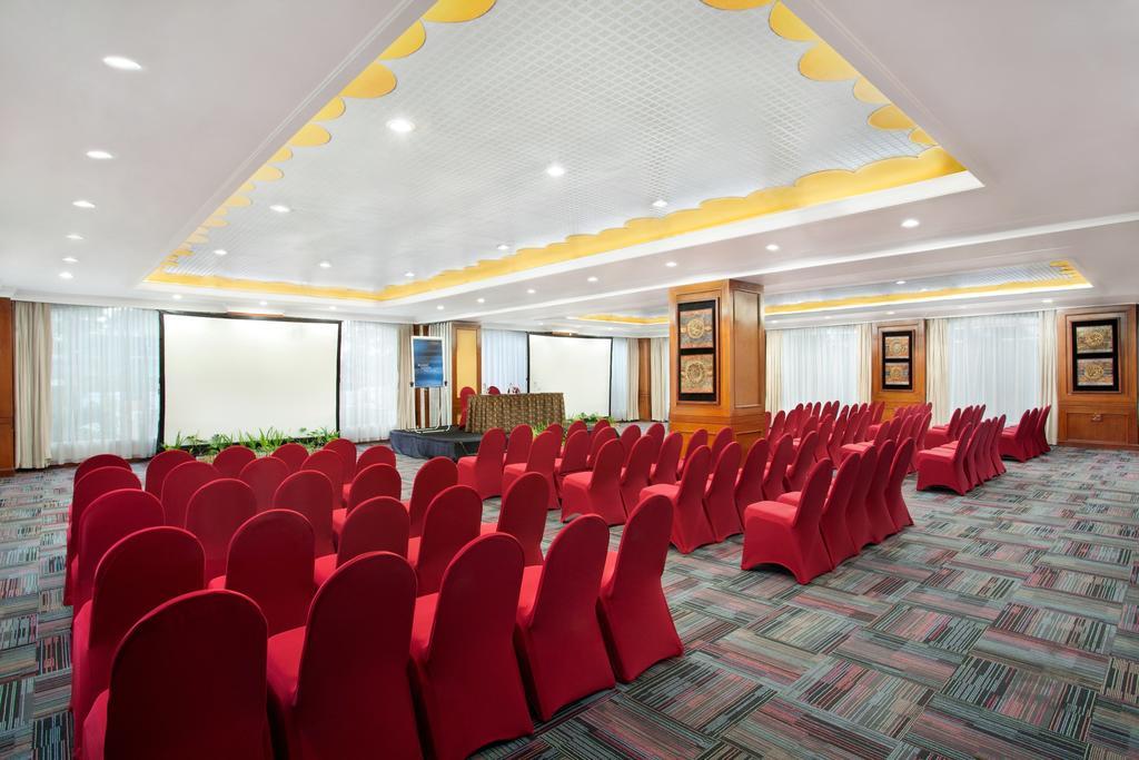 Novotel Solo Екстериор снимка